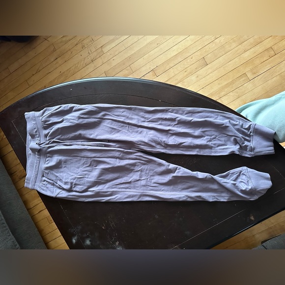 Lululemon ready to rulu joggers - Picture 2 of 3